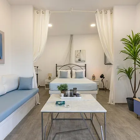 The White Cycladic Studio Apartment