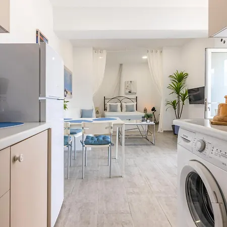 The White Cycladic Studio Apartment