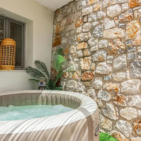 The White Cycladic Studio Apartment Limenas Chersonisou