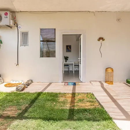 The White Cycladic Studio *